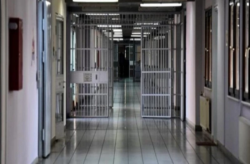 Τραγικός επίλογος: Κρεμάστηκε στο κελί της η 35χρονη που έσφαξε τον πατέρα της στην Αγία Παρασκευή